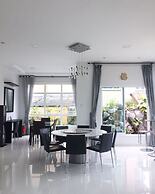 Crystal Cameron Highlands