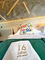 16 Lakes Hotel