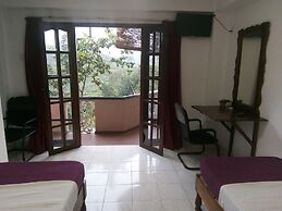 Hotel Hill View