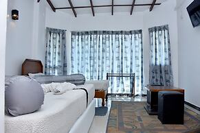 Hotel Hill View