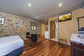 1860 Wine Country Cottages