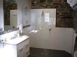 1860 Wine Country Cottages