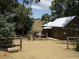 1860 Wine Country Cottages