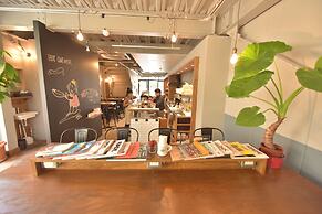 Chillulu Coffee & Hostel