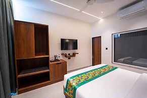 Treebo Winter Town Venna Lake