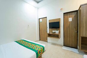 Treebo Winter Town Venna Lake