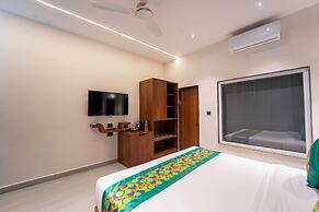 Treebo Winter Town Venna Lake