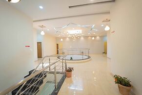 Treebo Winter Town Venna Lake