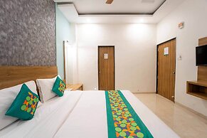 Treebo Winter Town Venna Lake