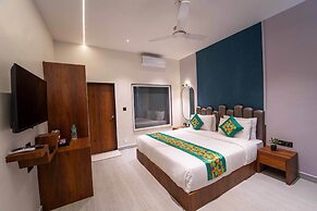 Treebo Winter Town Venna Lake