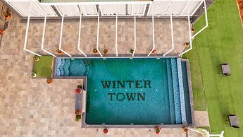 Treebo Winter Town Venna Lake