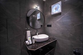 Treebo Winter Town Venna Lake