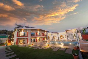 Treebo Winter Town Venna Lake