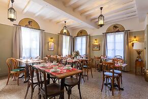 Hôtel Le Relais de Poste Arles Centre Historique