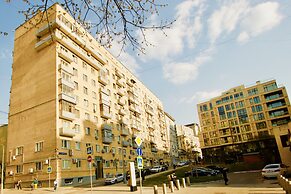 LUXKV Apartment on Smolenskaya