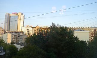 LUXKV Apartment on Smolenskaya