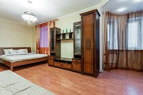 Hello Apartment on Kolomyazhskiy 26
