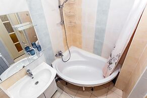 Hello Apartment on Kolomyazhskiy 26