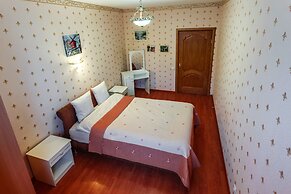 Hello Apartment on Kolomyazhskiy 26