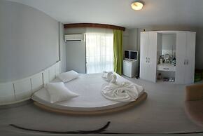 Kaftans Hotel by RRH&R