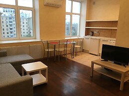 LUXKV Apartment on Kievskaya
