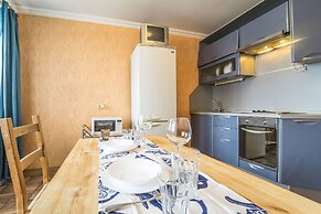 Hello Apartment on Kolomyazhskiy 36