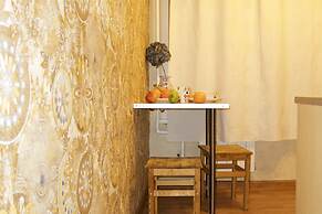 LUXKV Apartment on Moldavskaya