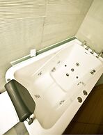 Westlake Longshang Boutique Hotel