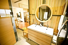 Westlake Longshang Boutique Hotel