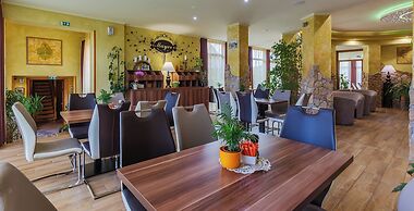 Hotel Mayer Alsoörs