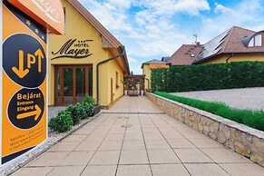 Hotel Mayer Alsoörs