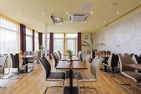 Hotel Mayer Alsoörs