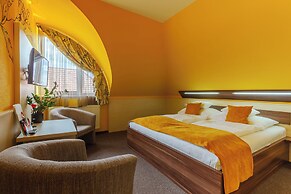 Hotel Mayer Alsoörs