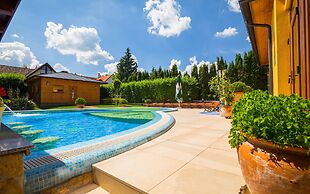 Hotel Mayer Alsoörs