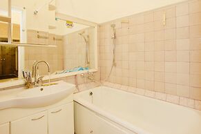 LUXKV Apartment on Nikolayeva