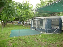 Camping  Pitsoni