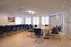 Flora hotel apartments