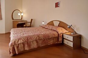 Flora hotel apartments