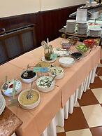 Flora hotel apartments