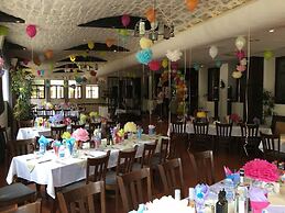 Flora hotel apartments