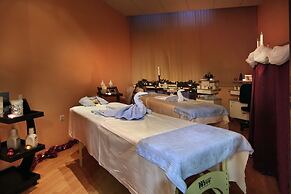 Flora hotel apartments