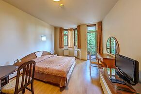 Flora hotel apartments