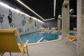 Flora hotel apartments