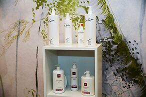 Flora hotel apartments