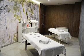 Flora hotel apartments