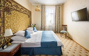 Sovetskaya Themed Hotel