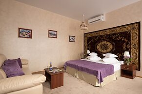 Sovetskaya Themed Hotel