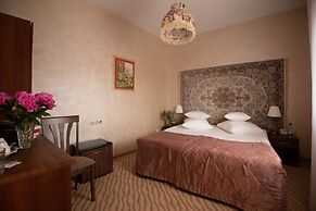 Sovetskaya Themed Hotel