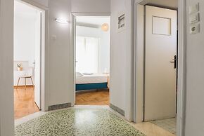 Super Paradise Apartments