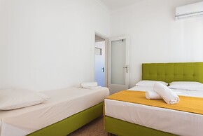 Super Paradise Apartments